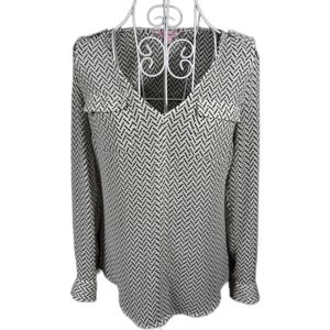 Candie's V-Neck Roll Tab Sleeve Flowy Top SZ S